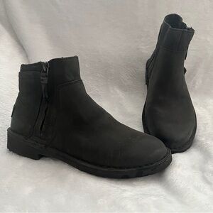 UGG Rea Nubuck Leather Ankle Boots Booties Womens Size 6 Black 1017503